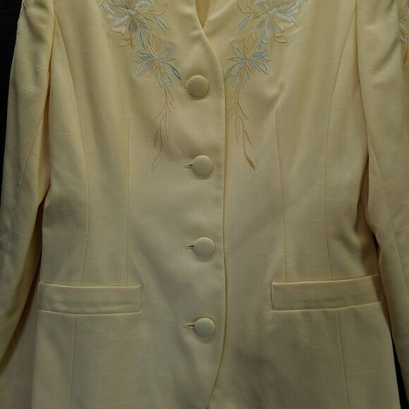 Executive Collection women's suits Yellow Size 10 Polyester Jacket And Skirt - Picture 14 of 16